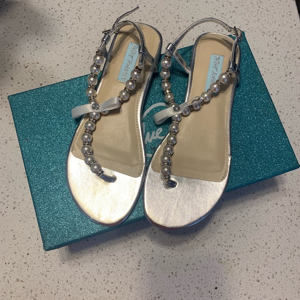 BLUE by Betsey Johnson Sandals SB PEARL SIL METAL